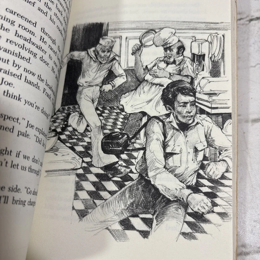 The Hardy Boys Book 64 Mystery Of Smugglers Cove - 1980 Print